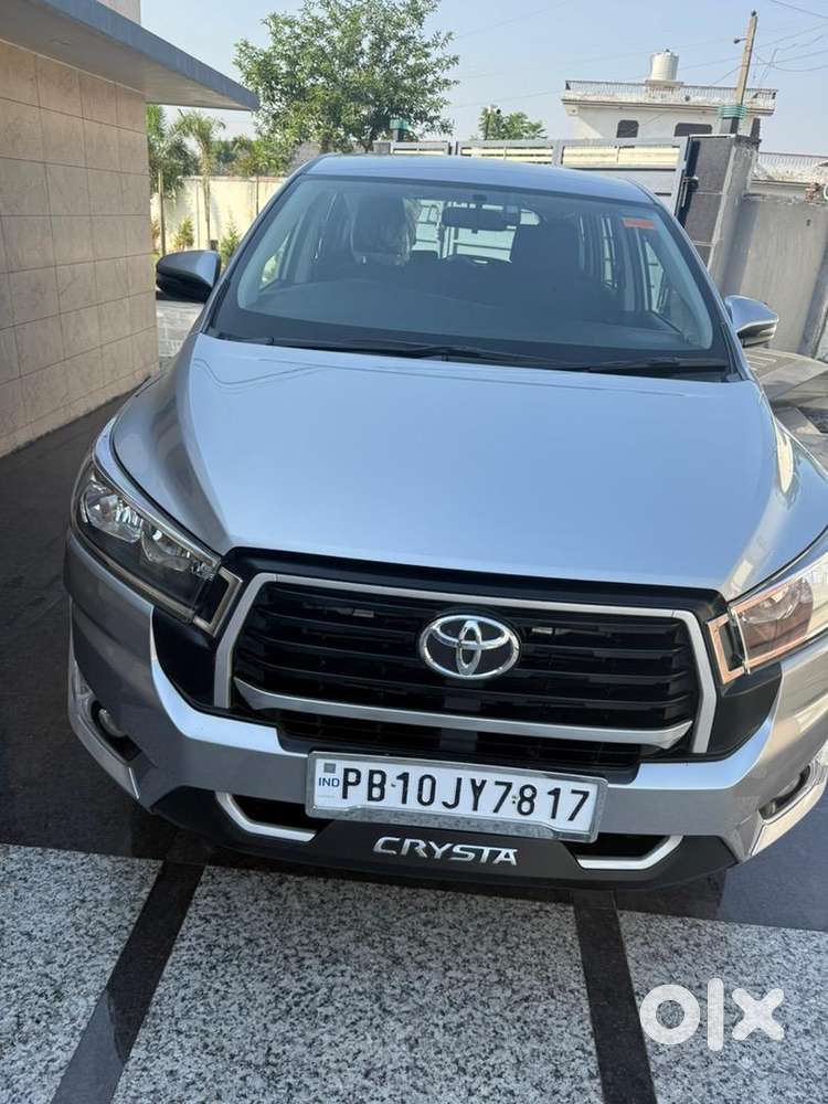 Toyota Innova Crysta 2025 Diesel 5400 Km Driven