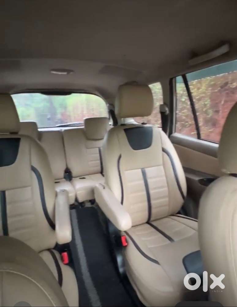 Toyota Innova 2015 Car