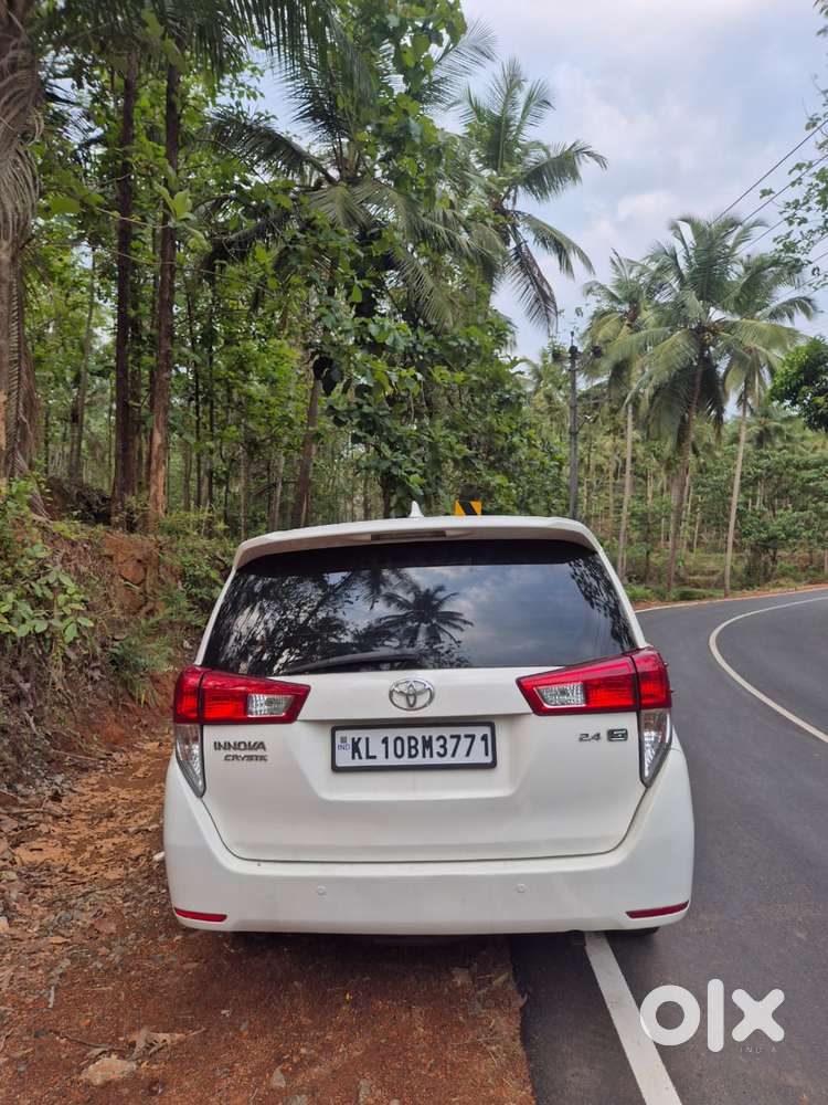 Toyota Innova Crysta 2.4 G Plus Mt 8s, 2018, Diesel
