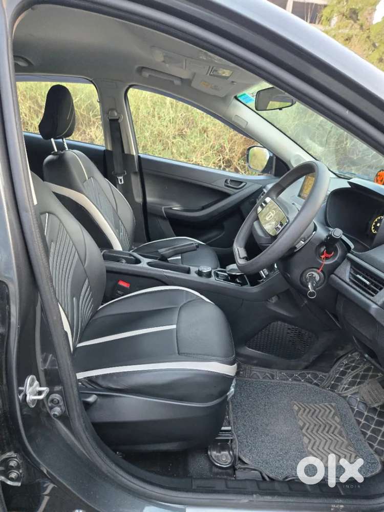 Tata Nexon, 2025, Petrol
