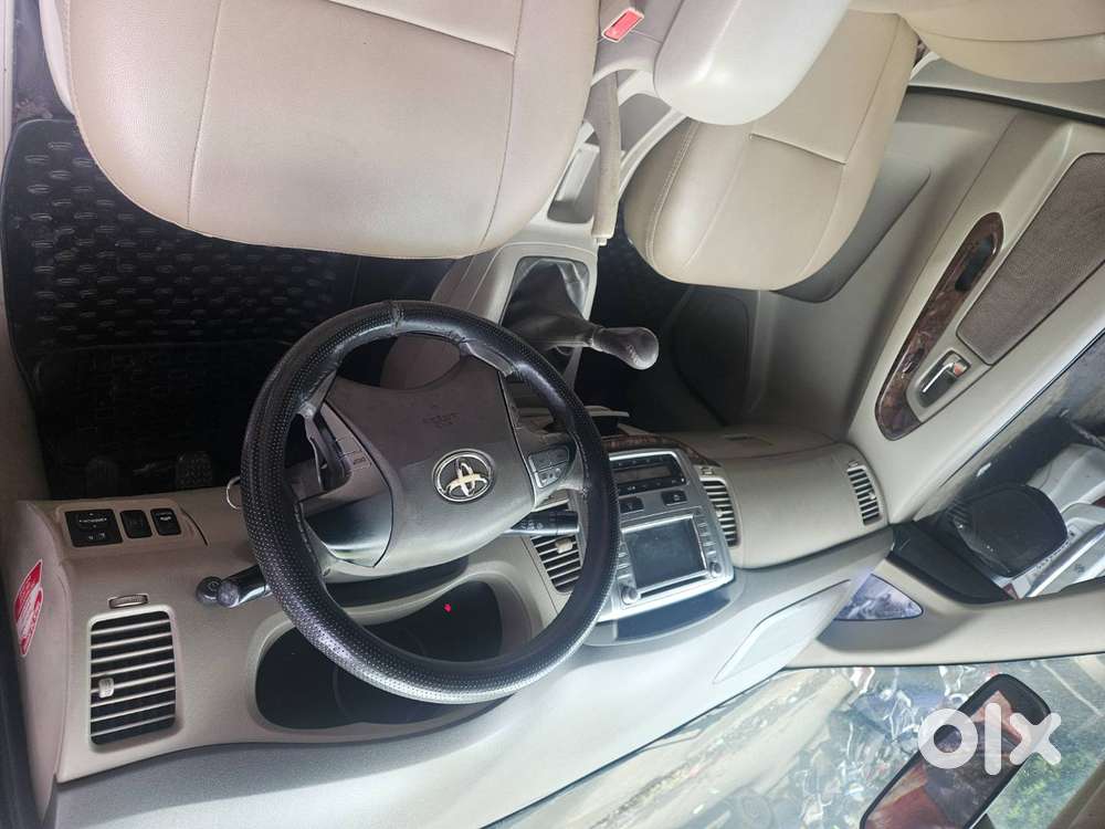 Toyota Innova 2.0 V 2012
