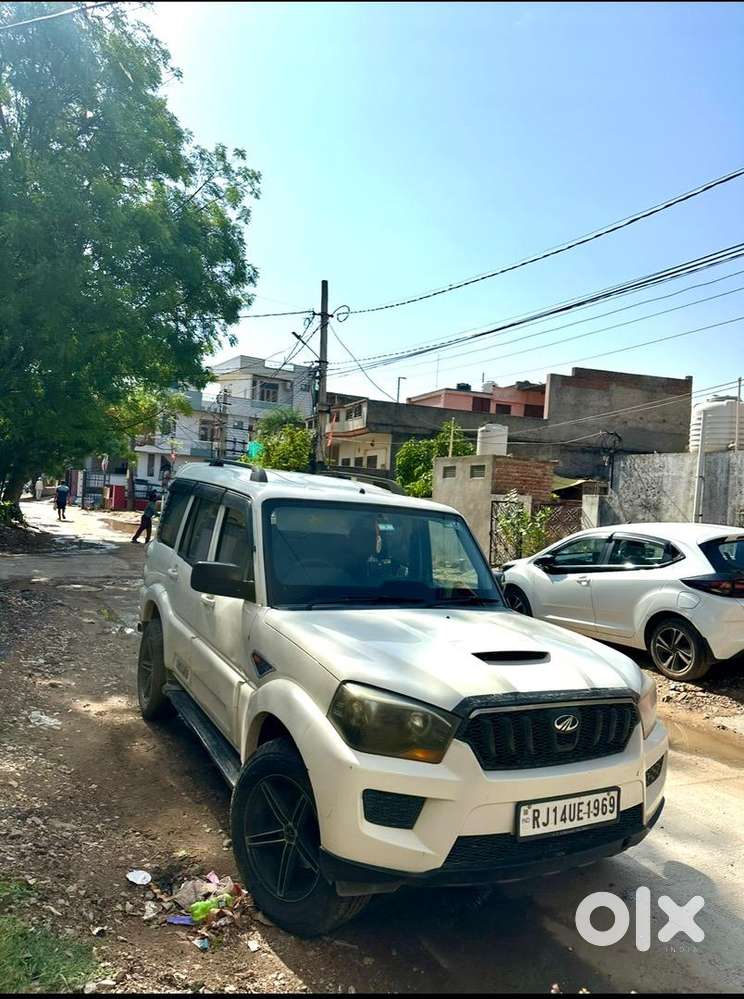 Mahindra Scorpio S6+