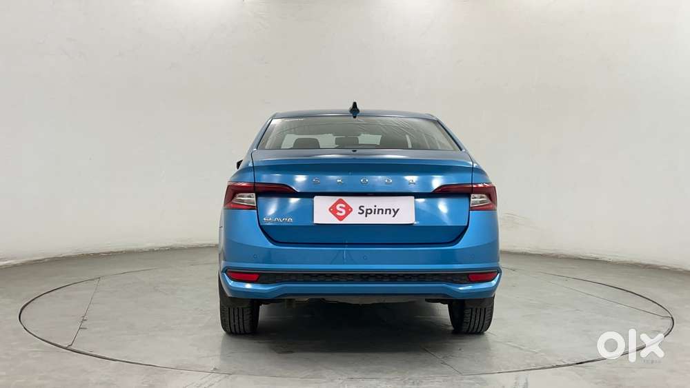 Skoda Slavia Ambition 1.0l Tsi At, 2023, Petrol