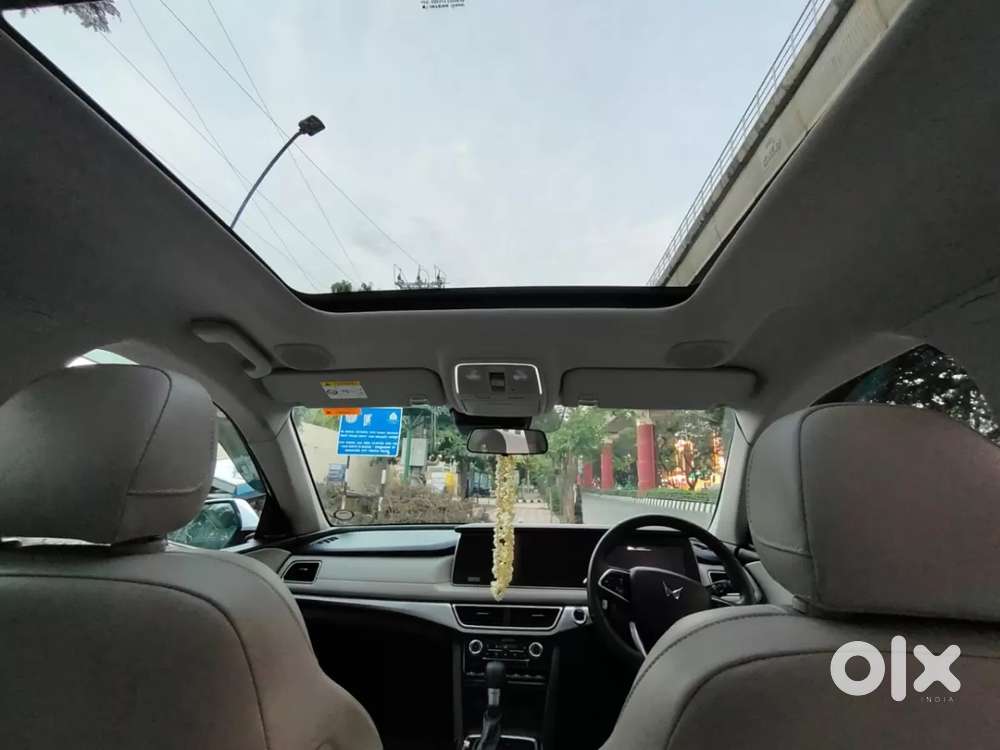 Mahindra Xuv700 2.2 Ax 7 Diesel At Luxury Pack Str Awd, 2023, Diesel