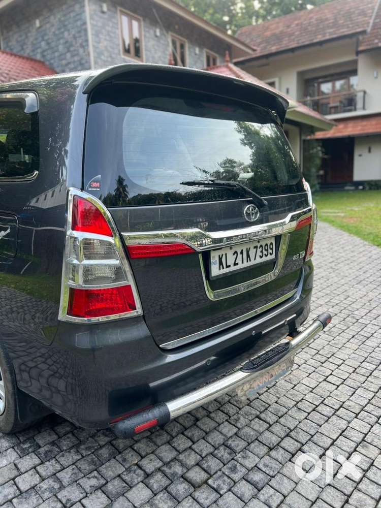 2015 Showroom Condition Innova 8 Seater- Fixed Price