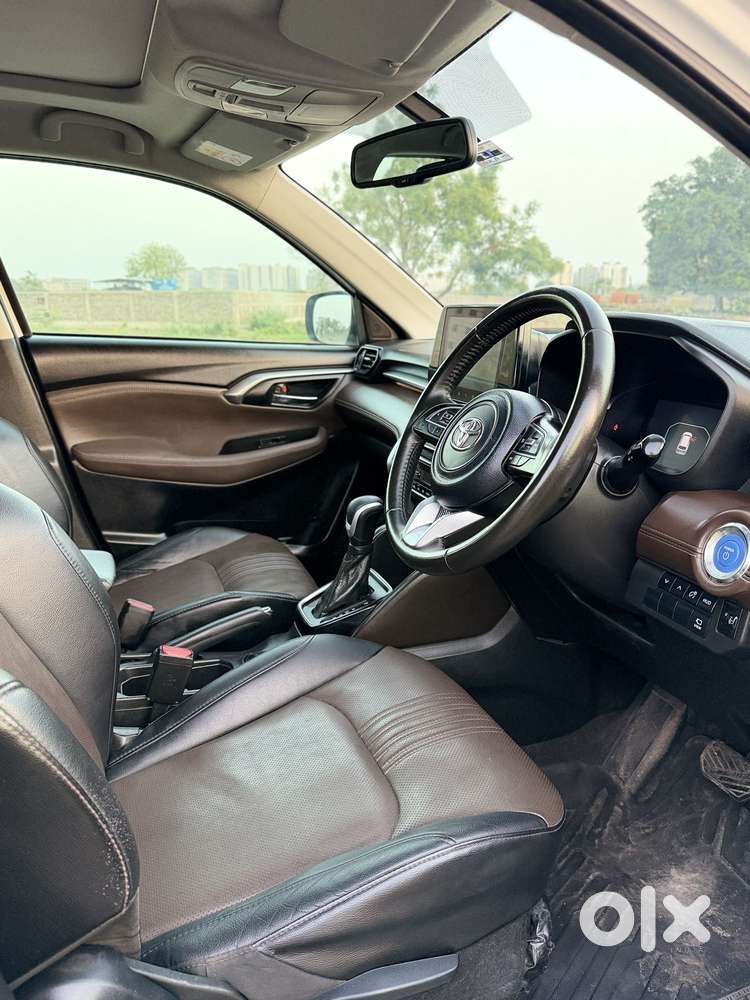 Toyota Urban Cruiser Hyryder 1.5 V Hybrid, 2023, Petrol