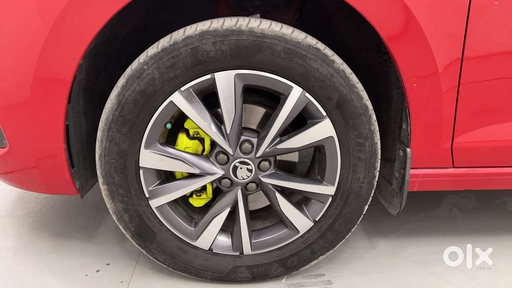 Skoda Slavia Style 1.0l Tsi Mt, 2023, Petrol