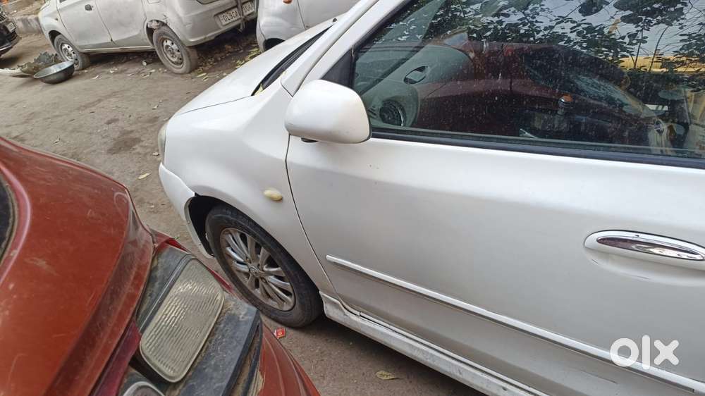 Toyota Etios Liva, 2011, Petrol