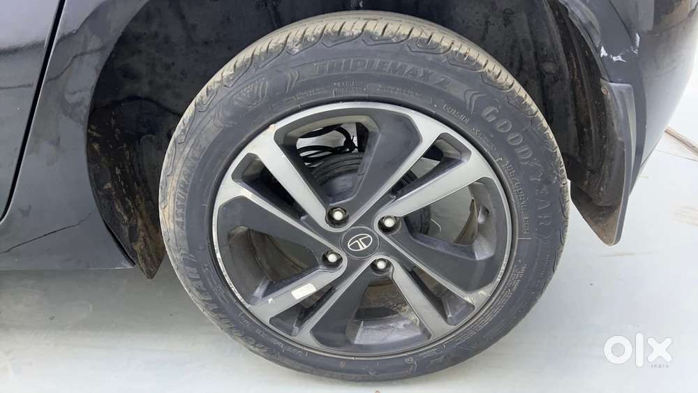 Tata Altroz 1.2 Xz Plus Dark Edition, 2022, Petrol