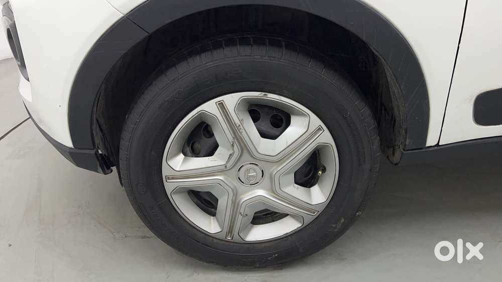 Tata Nexon 1.2 Revotron Xm (s), 2022, Petrol