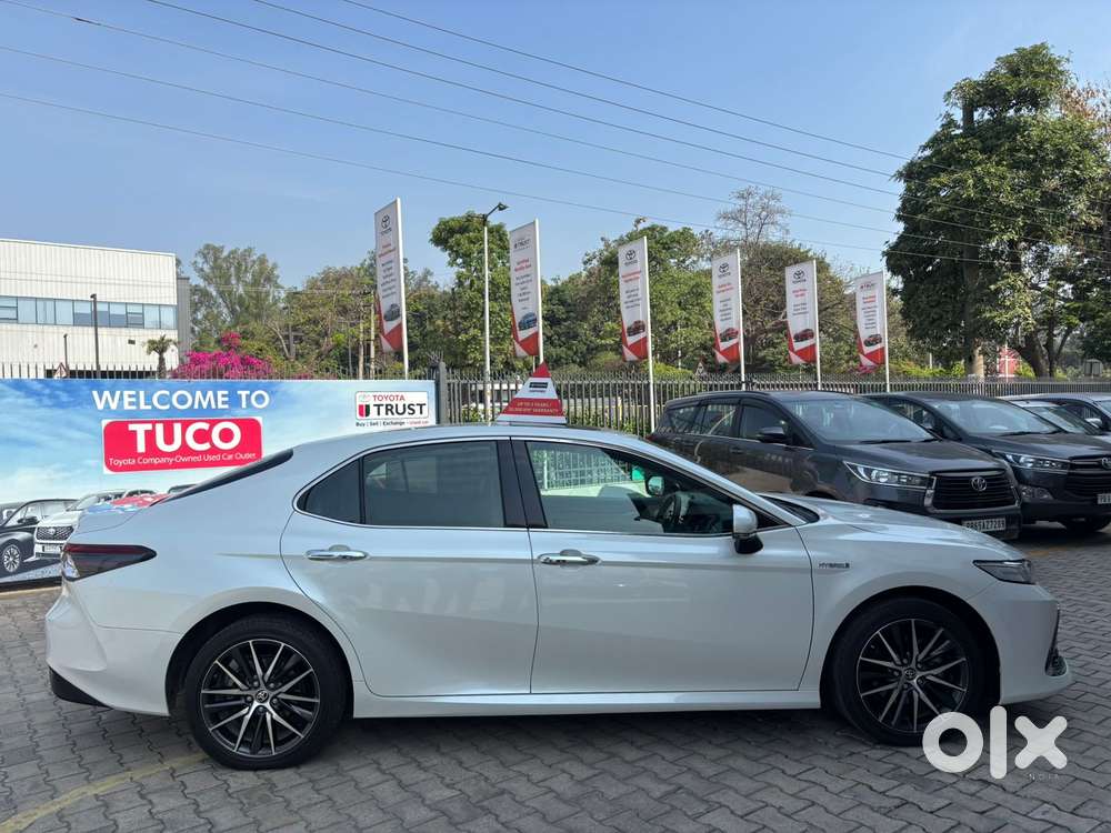 Toyota Camry 2.5 Hybrid, 2024