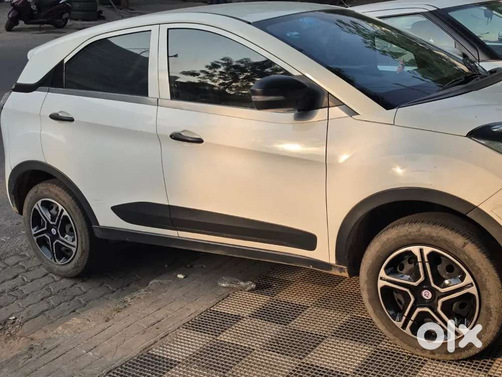 Tata Nexon Revotron 2018 Manual 104600 Km(banker's Car)