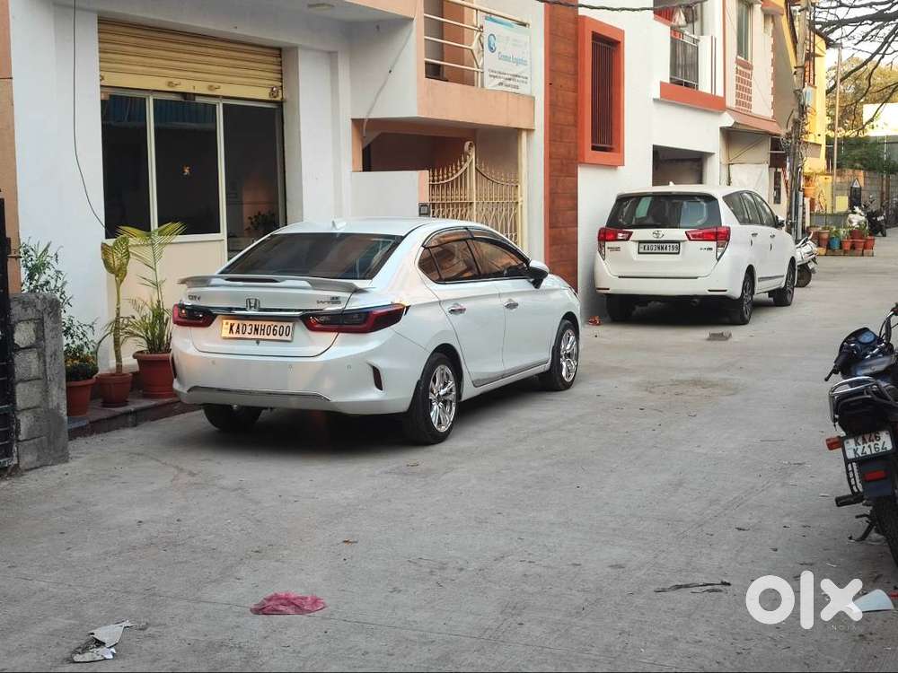 White Top End Automatic Petrol Honda City Car 5th Generation Zx Cvt I