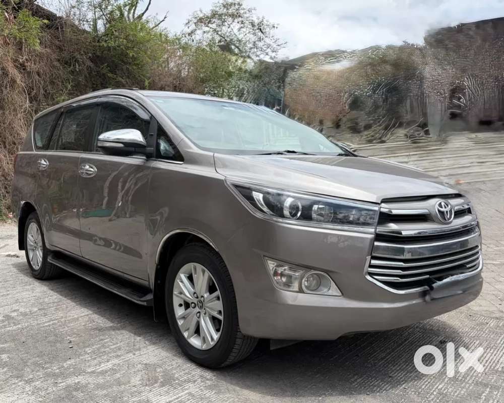 Toyota Innova Crysta 2.8 Zx At 7 Seater, 2016, Diesel