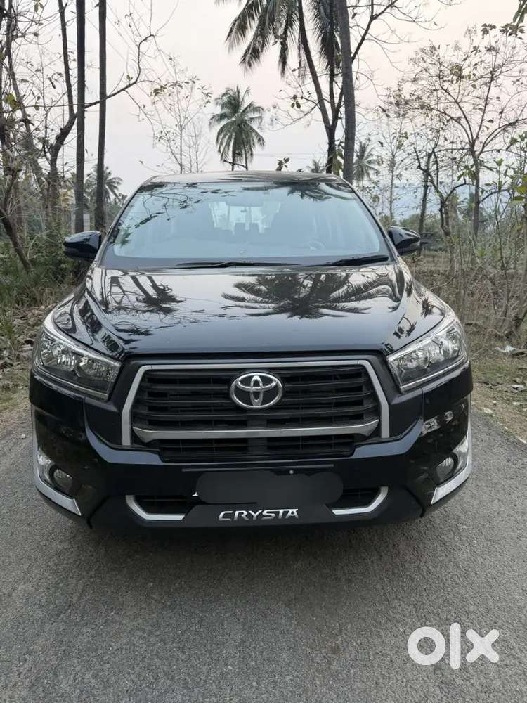 Toyota Innova Crysta 2025 Diesel 8200 Km Driven , Accessories Fitted