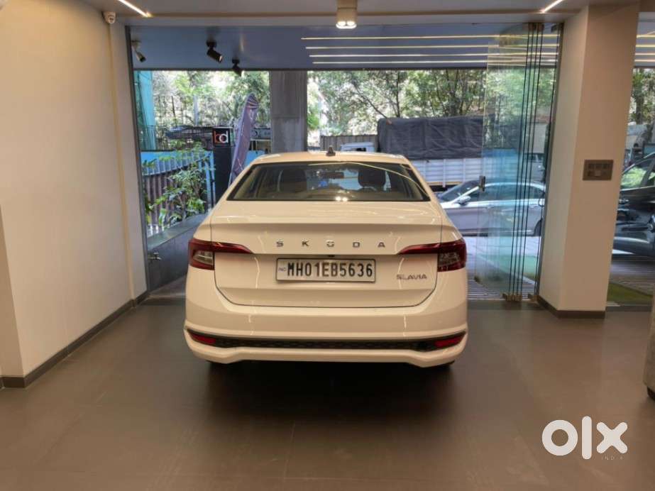 Skoda Slavia Ambition 1.0l Tsi At, 2022, Petrol