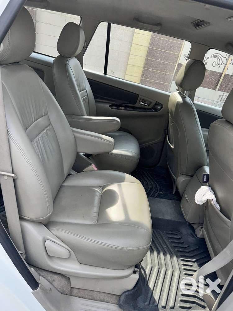 Toyota Innova 2.5 V 7 Str, 2012, Diesel