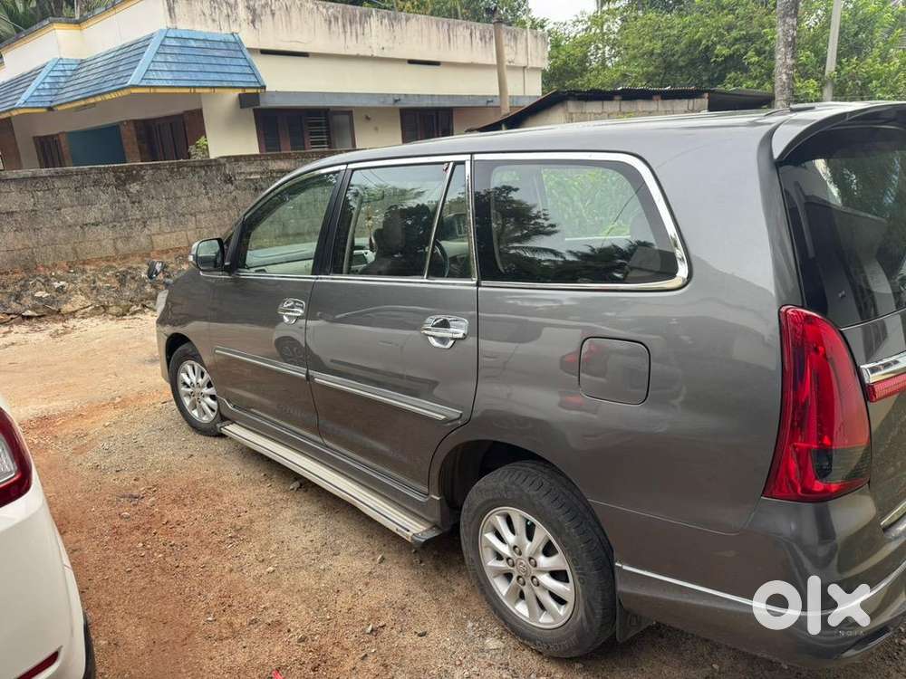 2013 Innova V For Sale