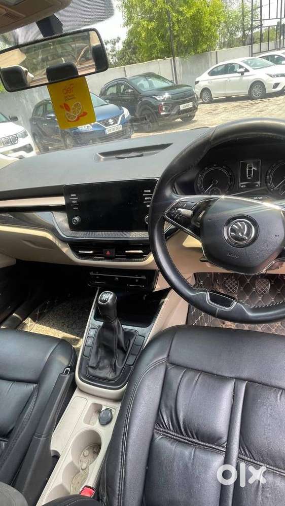 Skoda Slavia Ambition 1.0l Tsi Mt, 2023, Petrol