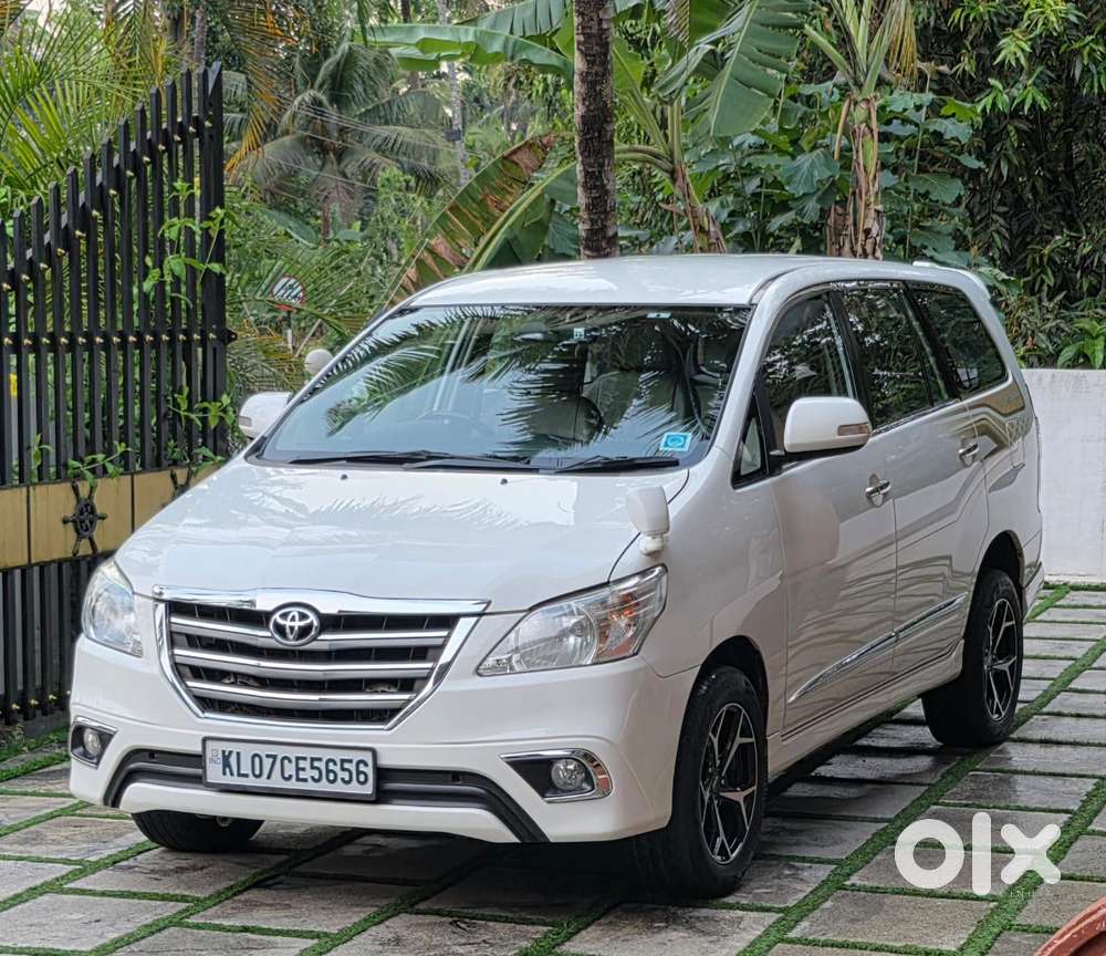 Toyota Innova 2.5 Zx 7 Str Bs-iv, 2015, Diesel