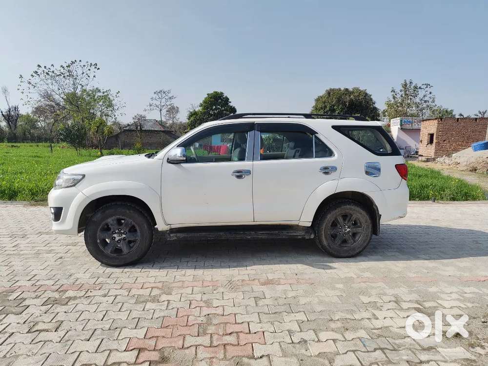 Toyota Fortuner 2010 Diesel 230000 Km Driven