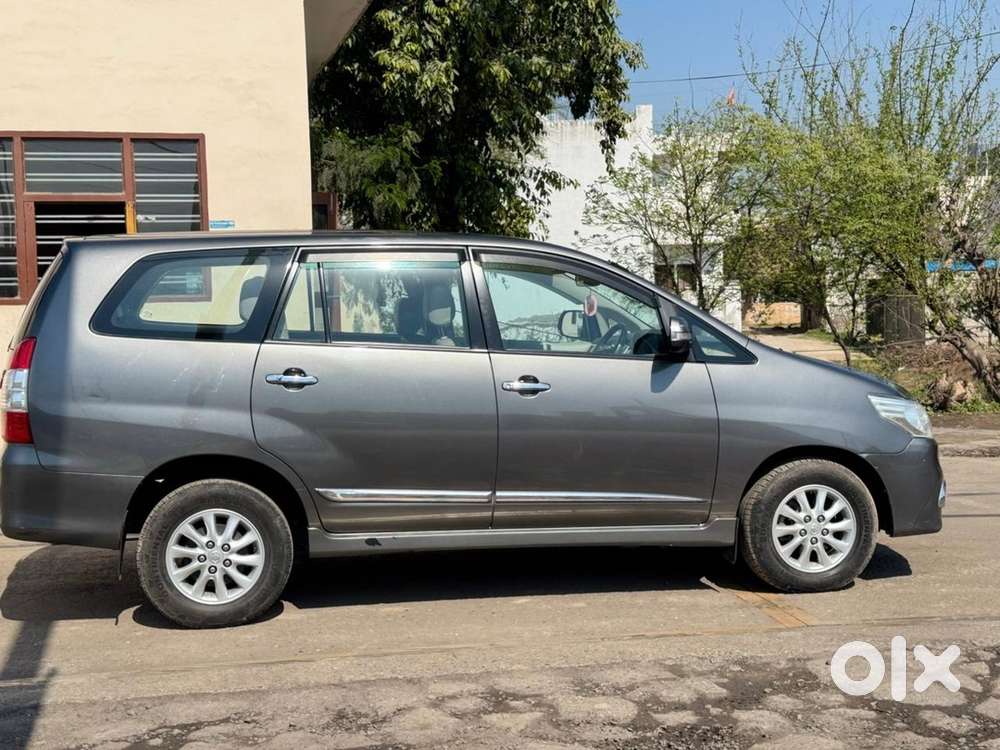 Toyota Innova 2014 Diesel 18000 Km Driven