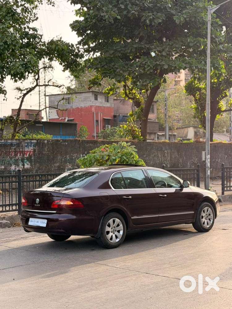 Skoda Superb 2013 Petrol 95000 Km Driven