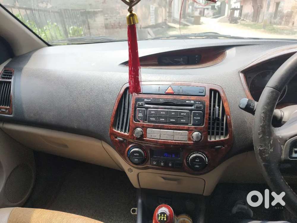 Hyundai I20 2013 Cng & Hybrids 90000 Km Driven