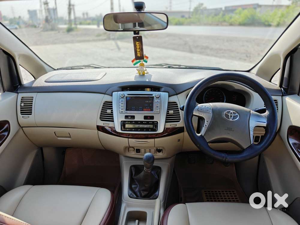 Toyota Innova 2012-2013 2.5 E Diesel Ps 8-seater, 2013, Diesel