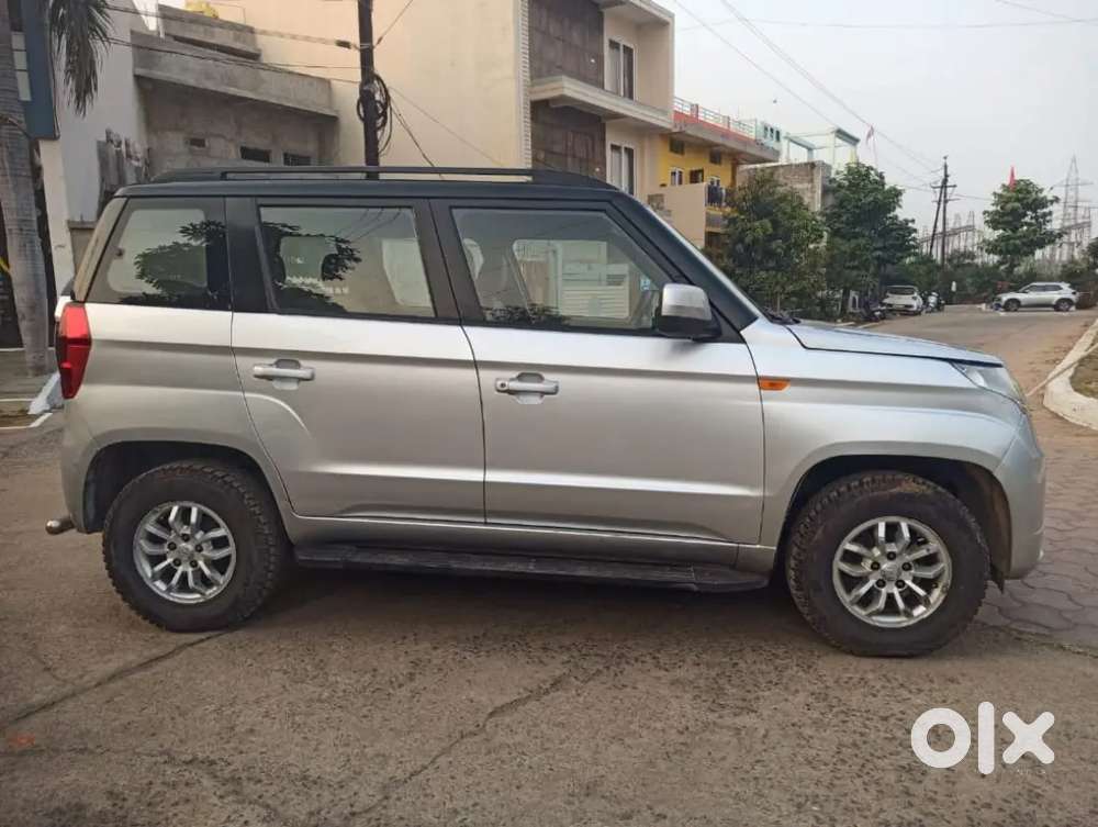Mahindra Tuv 300 2015 Amt