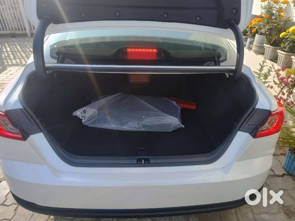 Toyota Camry 2.5 Hybrid, 2026, Petrol