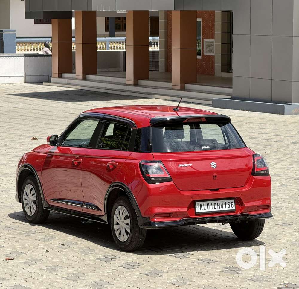 Maruti Suzuki New-gen Swift Vxi, 2025, Petrol