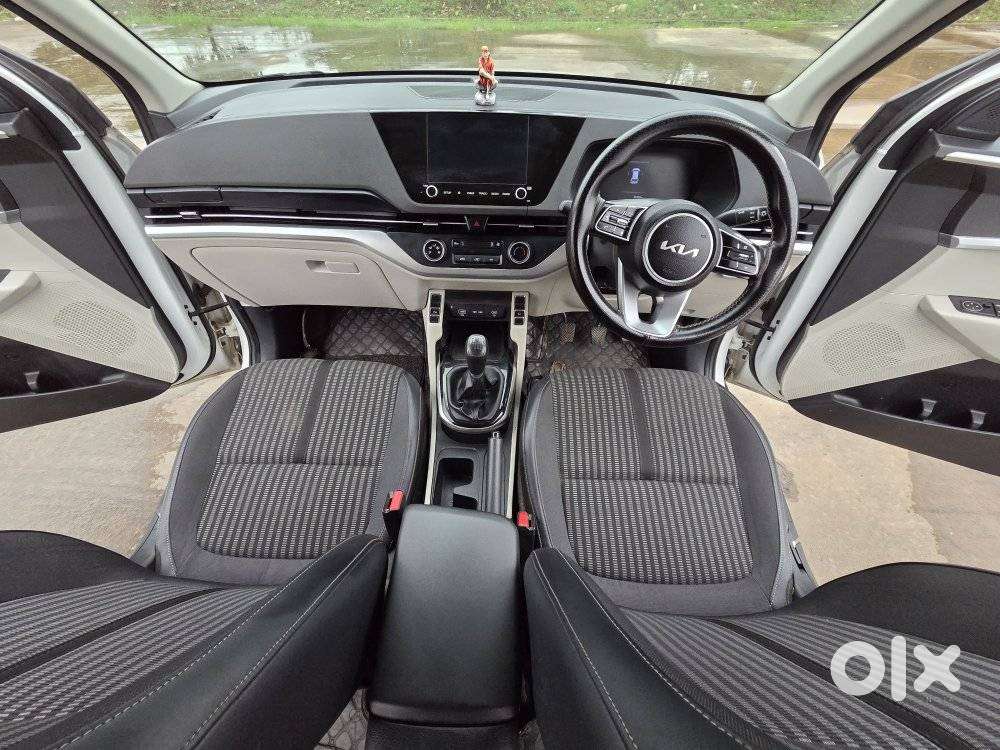 Kia Carens 1.4 Prestige 7 Str, 2023, Petrol