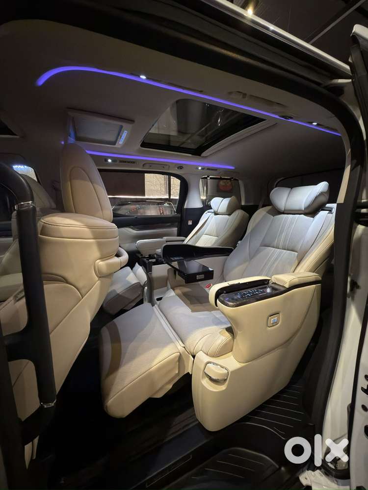 Toyota Vellfire Vip – Executive Lounge, 2022, Petrol