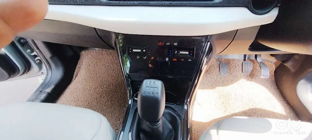 Tata Nexon 2025 Petrol Manual