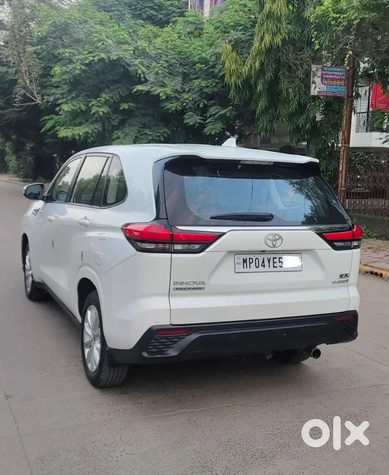 Toyota Innova Hycross 2.0 Vx Hybrid 8 Str, 2024, Petrol