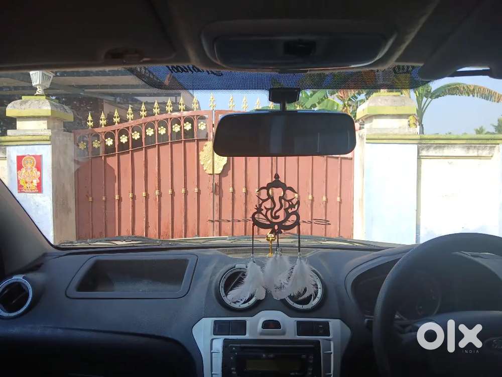 Ford Figo Petrol Titanium 2012