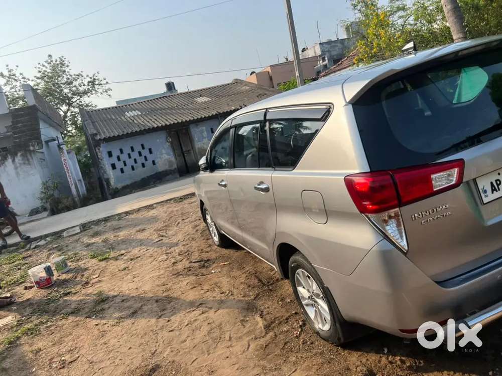 Toyota Innova Crysta 2019 Diesel 245000 Km Driven