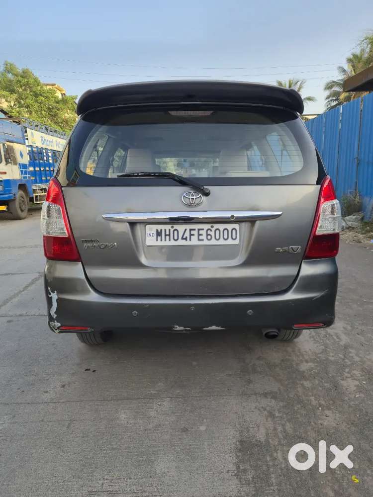 Toyota Innova 2011 Diesel 194000 Km Driven Gniean Running