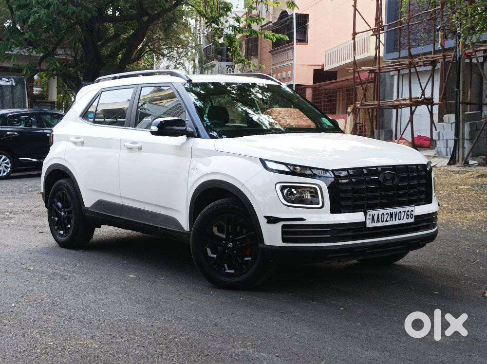 Hyundai Venue Sx(o) 1.0 Turbo Dct Knight Edition, 2024, Petrol