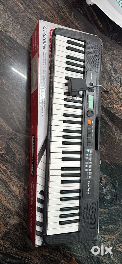 Casio CT-S200 Casiotone 61-Key Portable Keyboard (Black) - Musical