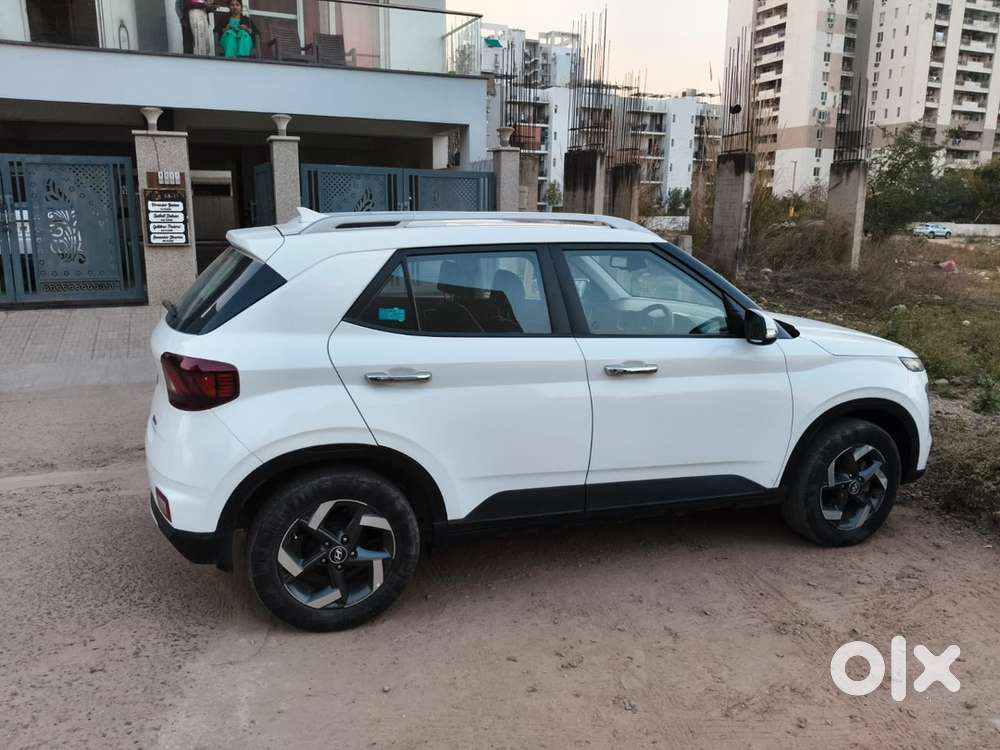 Hyundai Venue 2019 Petrol 80000 Km Driven