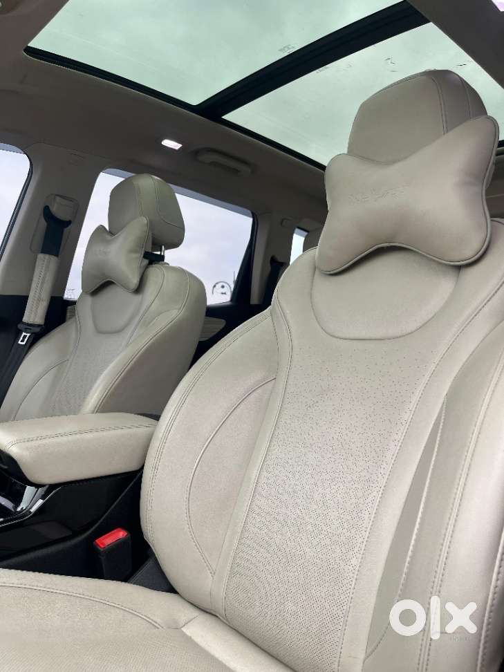 Mahindra Xuv700 2.0 Ax 7 Petrol At Luxury Pack Str, 2022, Petrol