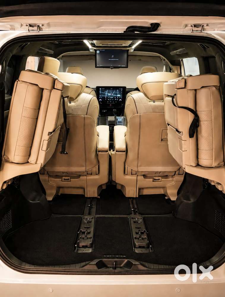 Toyota Vellfire Vip – Executive Lounge, 2024, Petrol