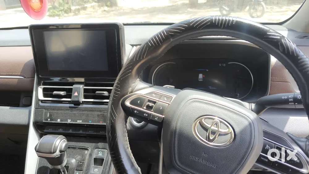 Toyota Innova Hycross Cng & Hybrids 85000 Km Driven