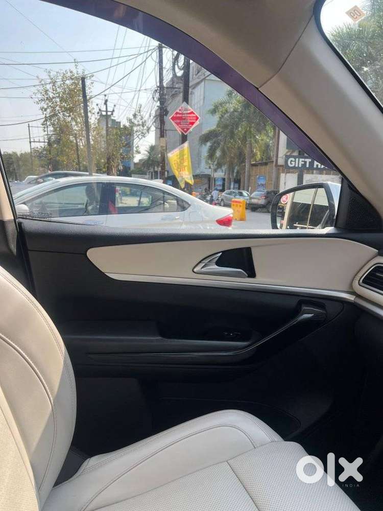 Mahindra Xuv700 2.2 Ax 7 Diesel Mt Str, 2023, Diesel