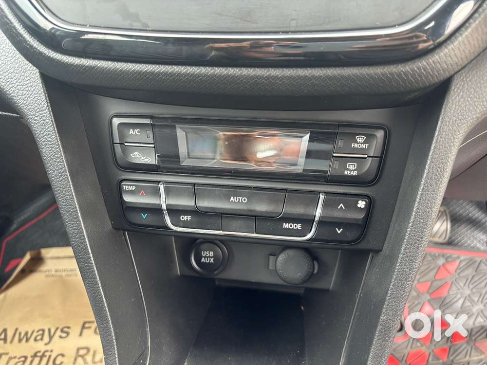 2021 Vitara Brezza Zxi (white)  1st Owner  38k Km  Mint