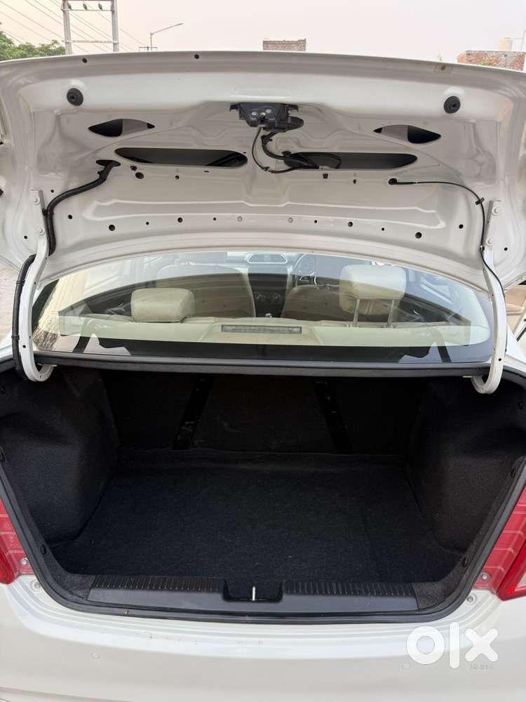 Maruti Suzuki Dzire 1.2 Vxi, 2023, Petrol