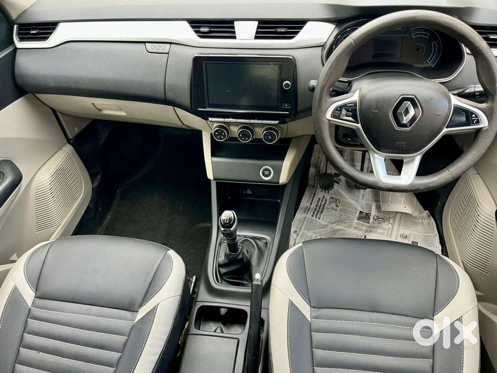 Renault Triber Rxz, 2022, Petrol