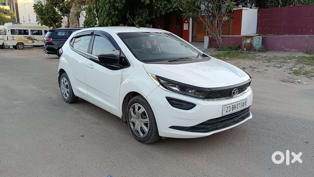 Tata Altroz 1.2 Xm Plus, 2023, Petrol